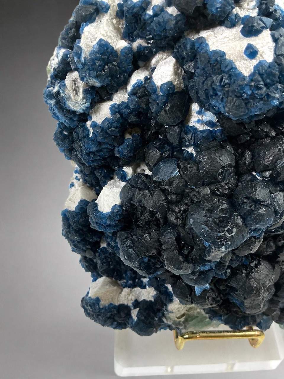 9 of 9: alternate view of the 875 g Huanggang Blue Fluorite on Quartz specimen