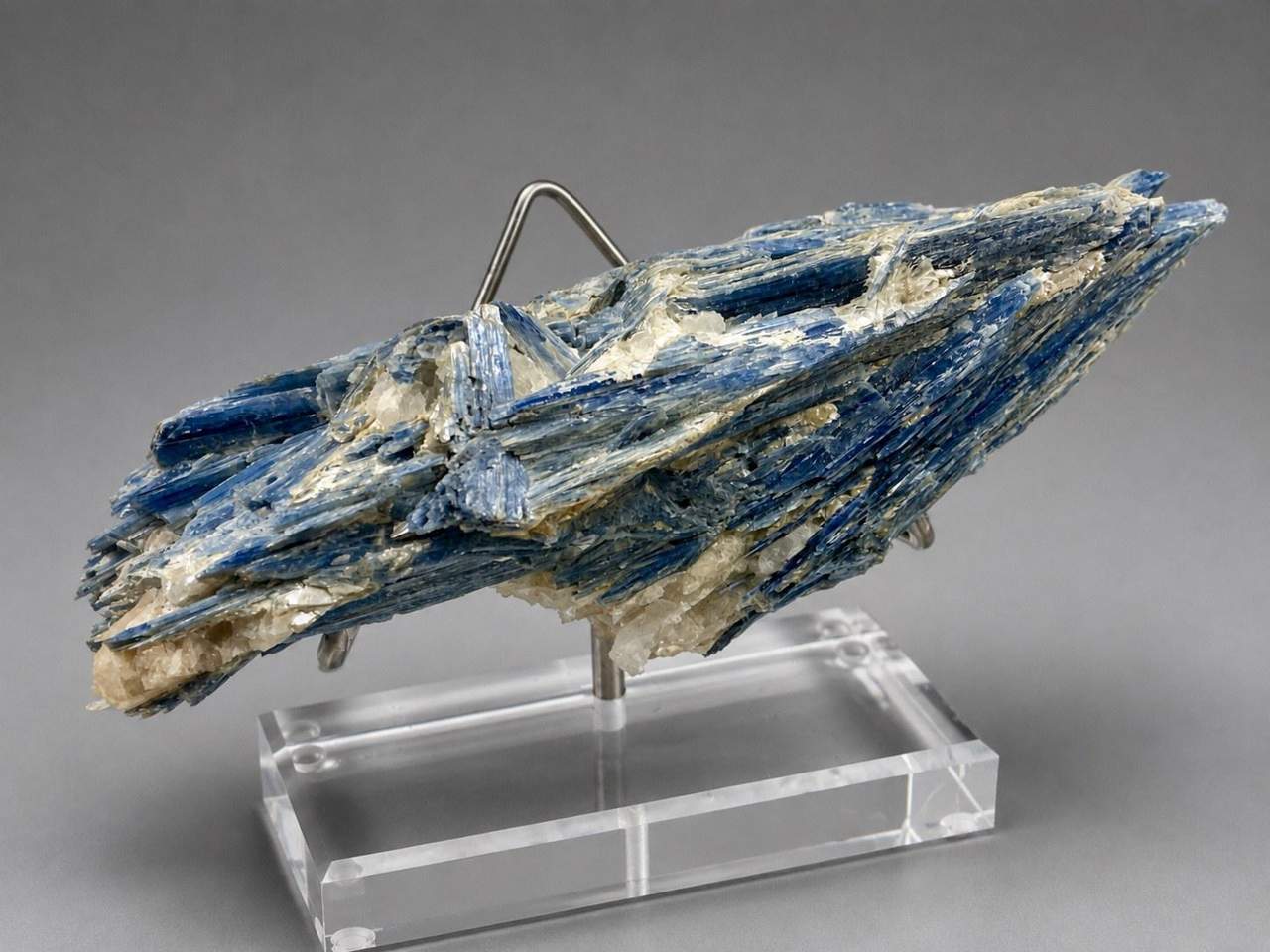 3 of 7: alternate view of the 1.107 kg Brazilian Blue Kyanite and Quartz specimen