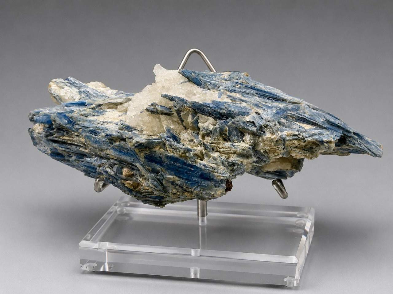 6 of 7: alternate view of the 1.107 kg Brazilian Blue Kyanite and Quartz specimen
