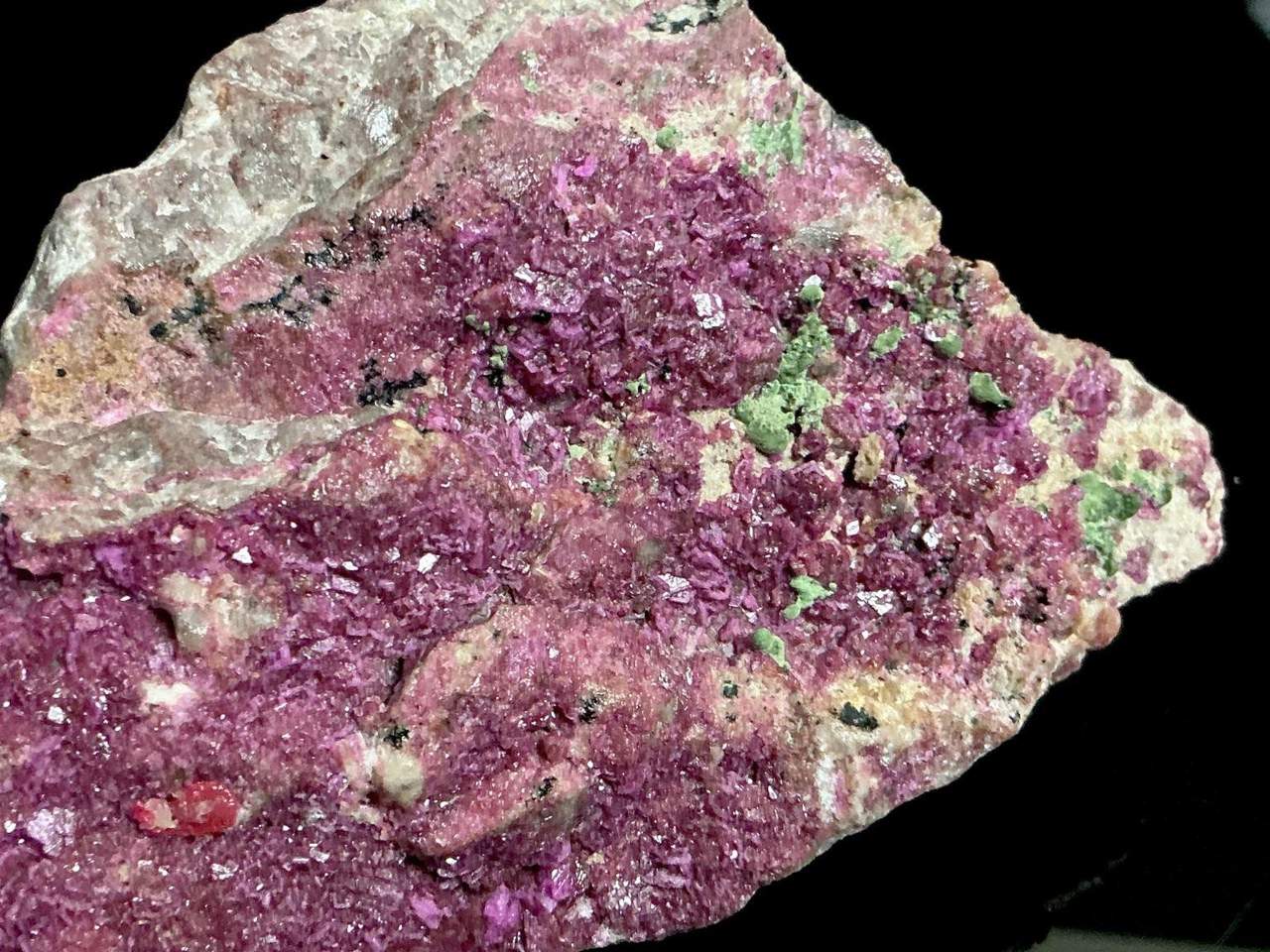 View 4 of the exact 565 g Kolwezi Cobaltoan Calcite specimen