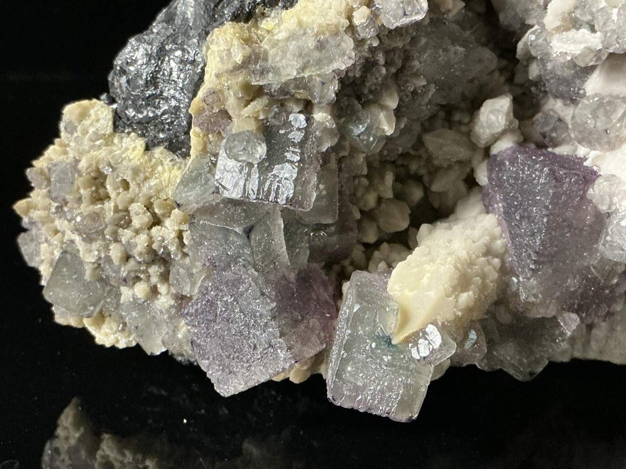 3 of 4: Huanggang Fluorite, Quartz, Calcite and Sphalerite specimen detail