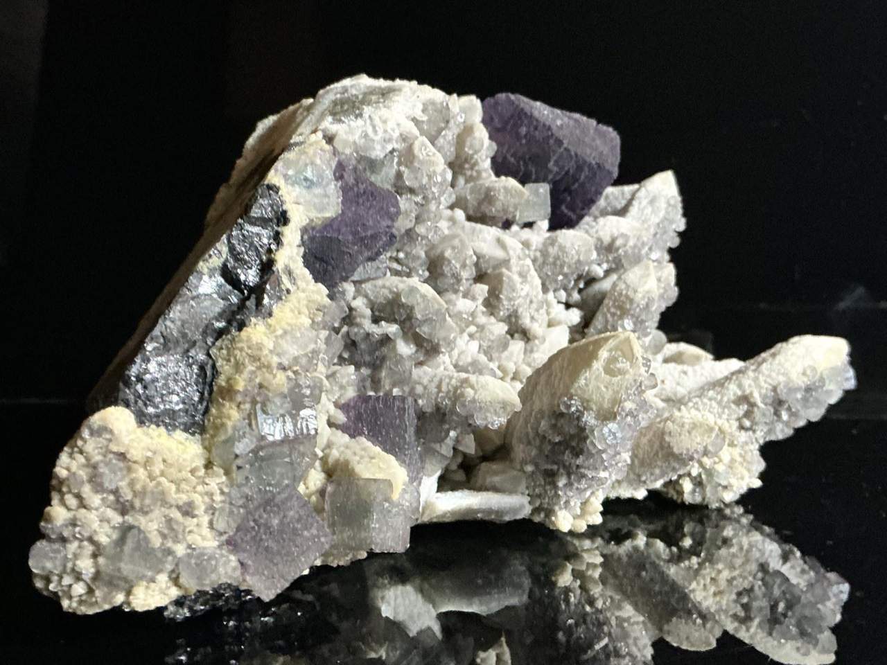 4 of 4: Huanggang Fluorite, Quartz, Calcite and Sphalerite specimen detail
