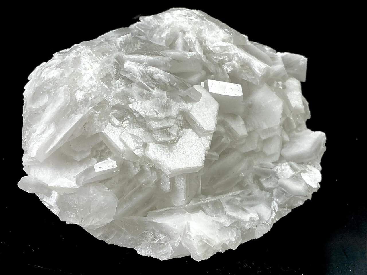 View 2 of the exact 483 g Liancheng Poker Chip Calcite specimen
