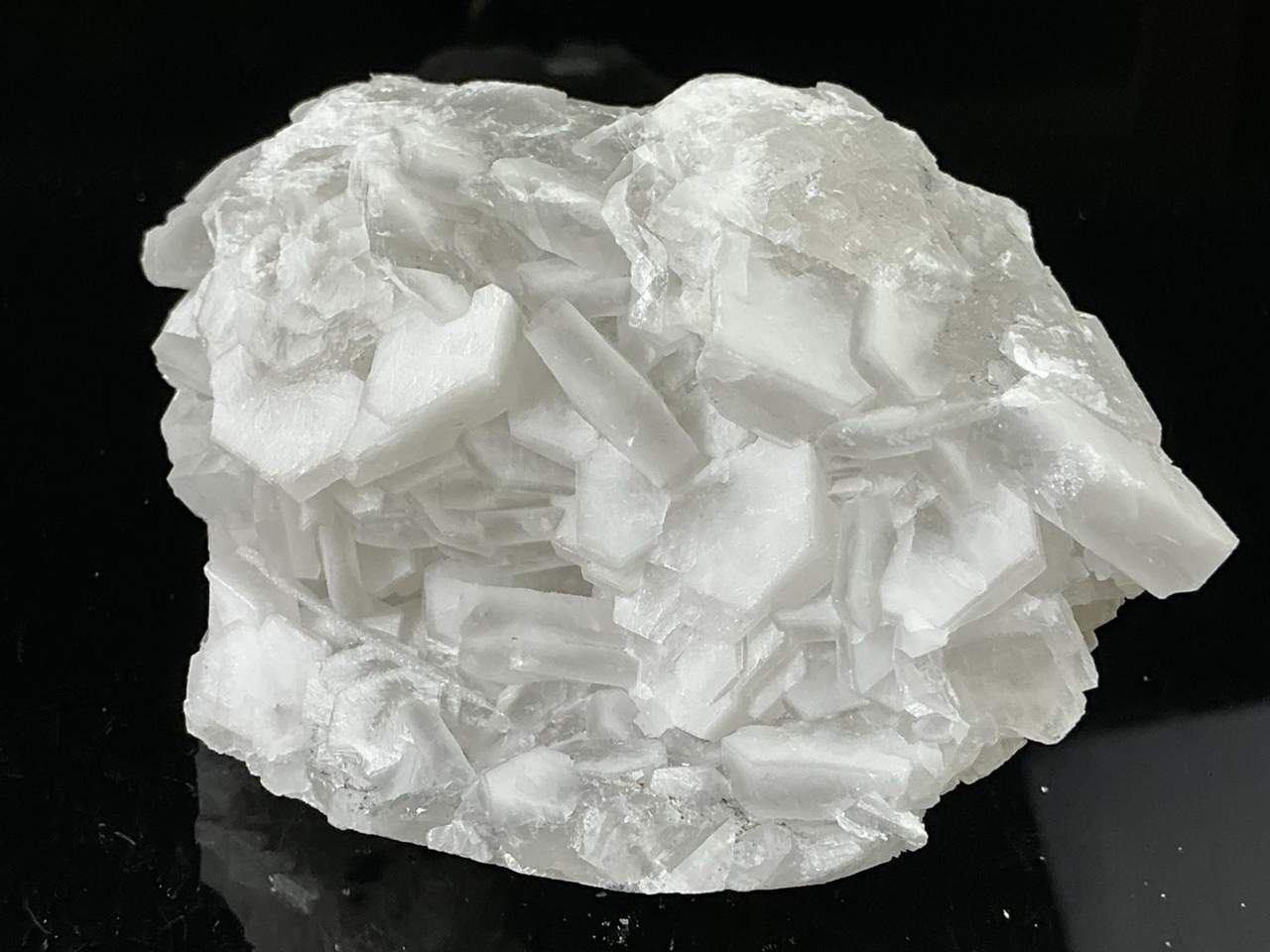 View 3 of the exact 483 g Liancheng Poker Chip Calcite specimen