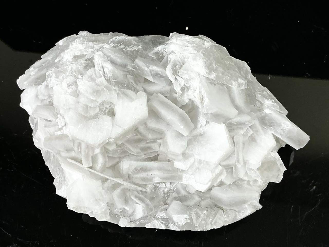 View 7 of the exact 483 g Liancheng Poker Chip Calcite specimen