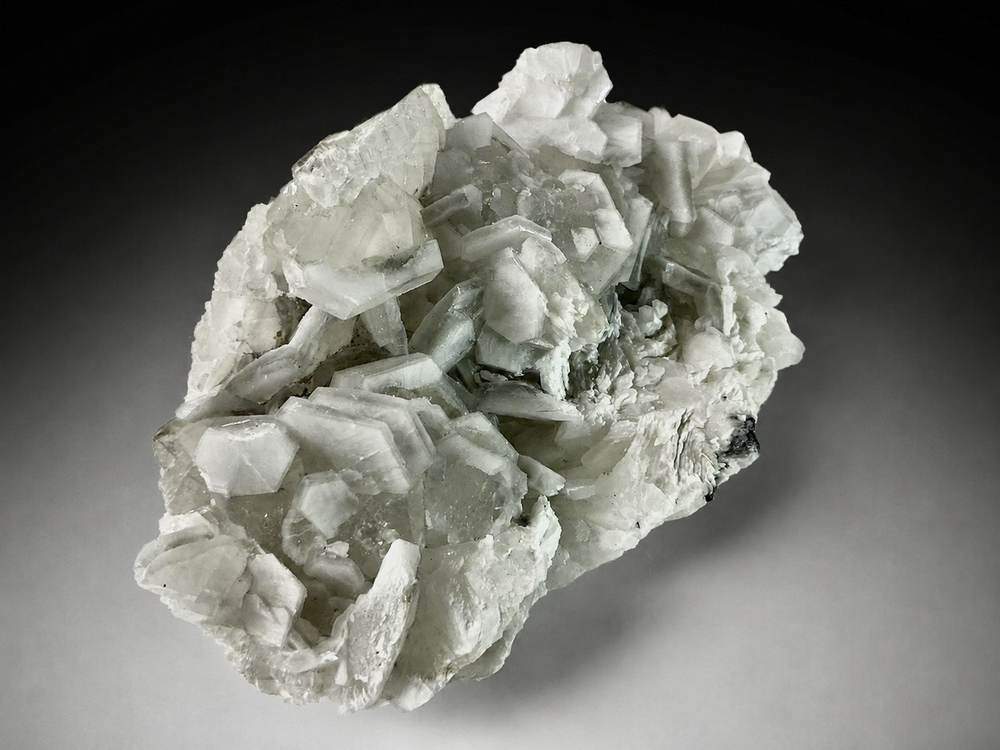 View 2 of the exact 638 g Liancheng Calcite specimen