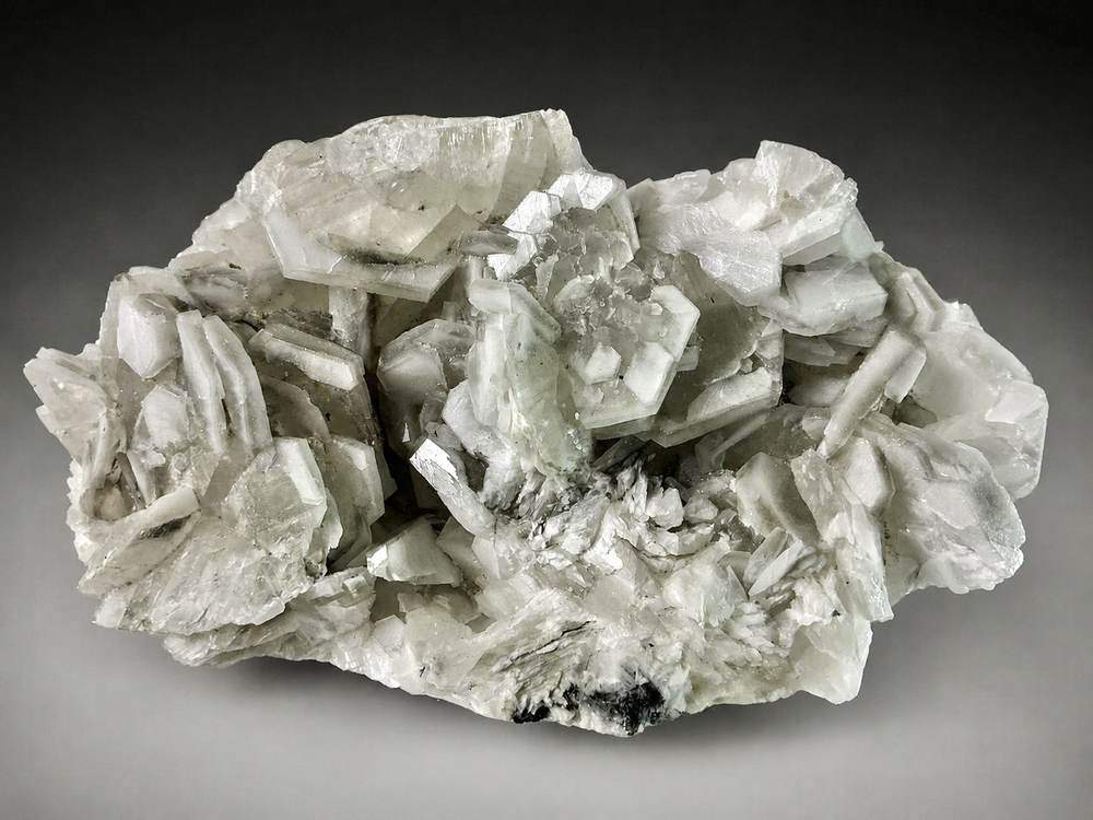 View 3 of the exact 638 g Liancheng Calcite specimen