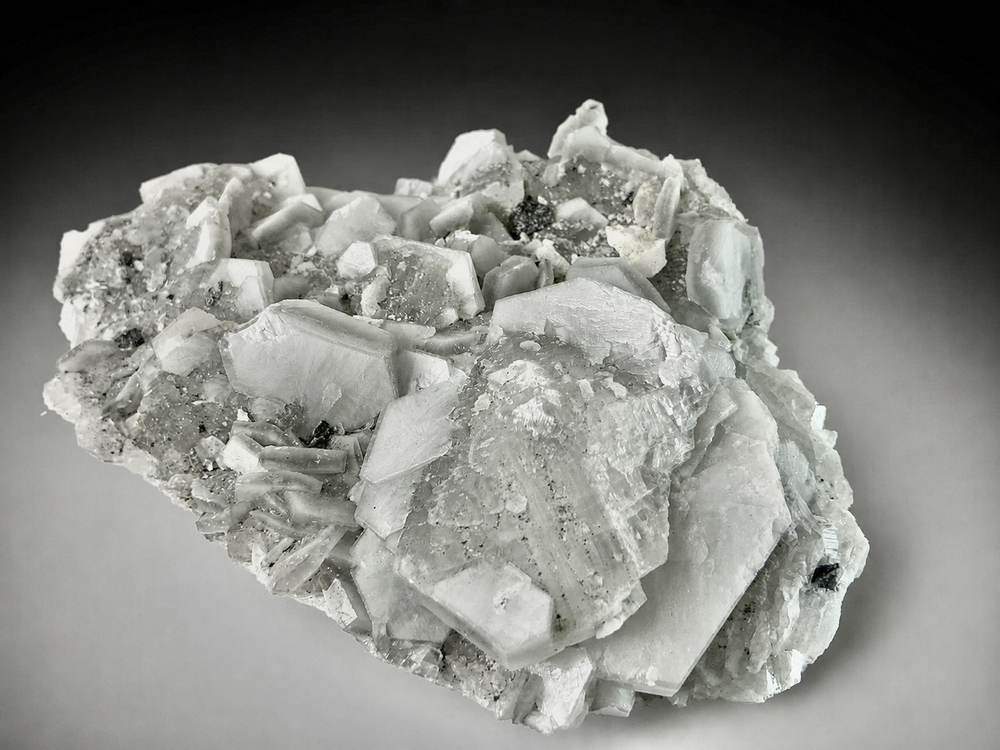 View 6 of the exact 638 g Liancheng Calcite specimen
