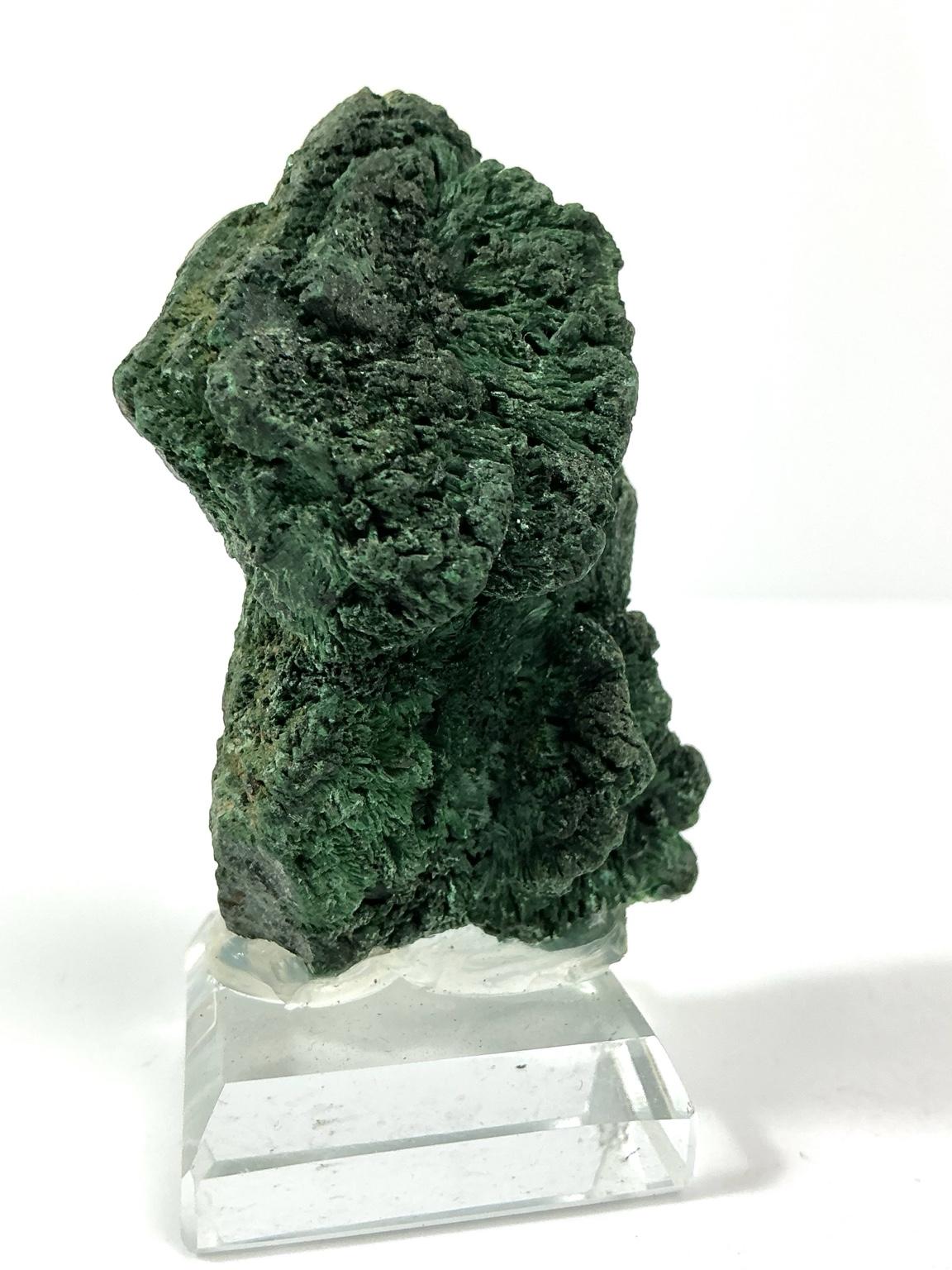 2 of 5: alternate view of the 62 g Malachite specimen