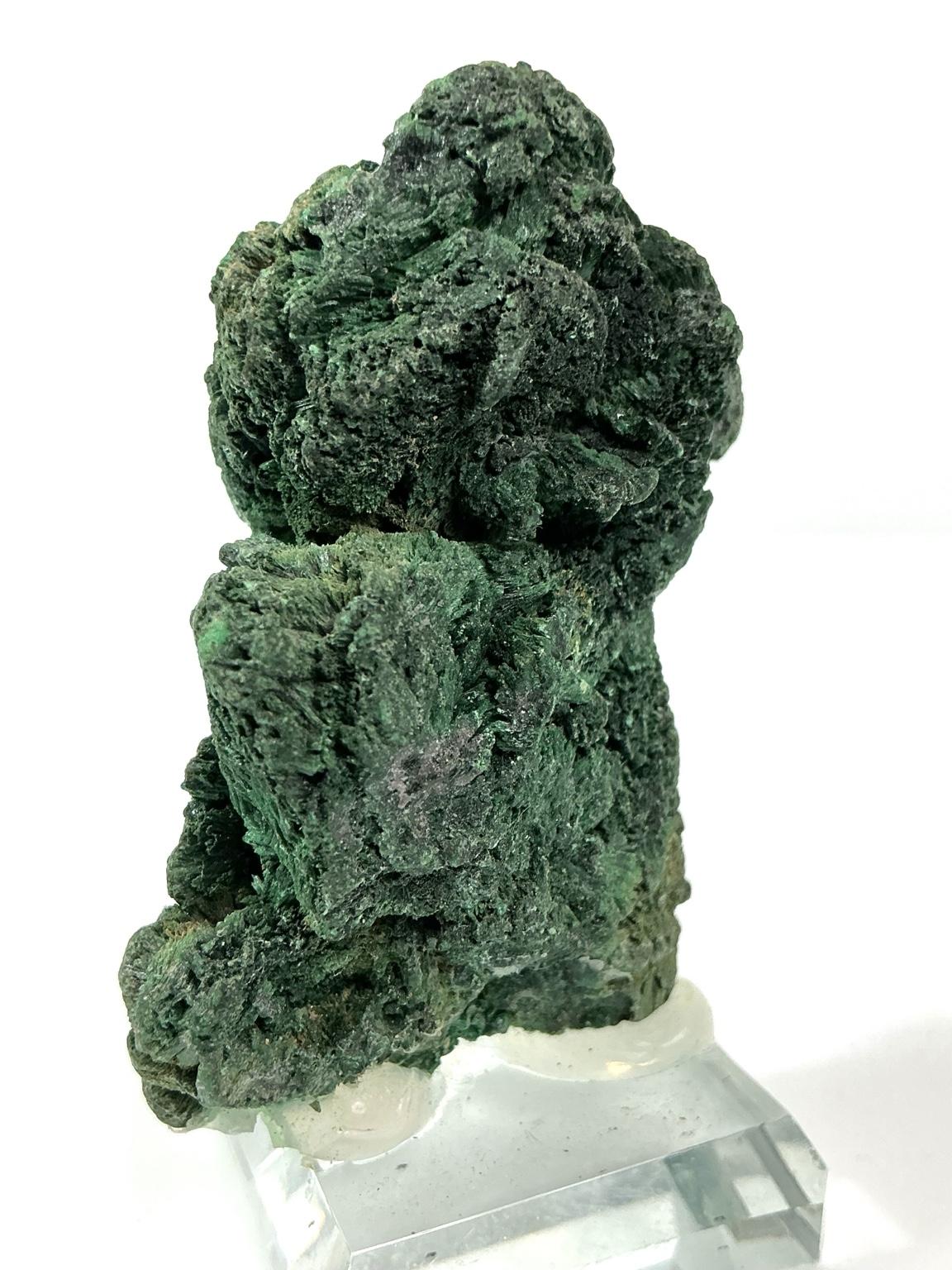 4 of 5: alternate view of the 62 g Malachite specimen