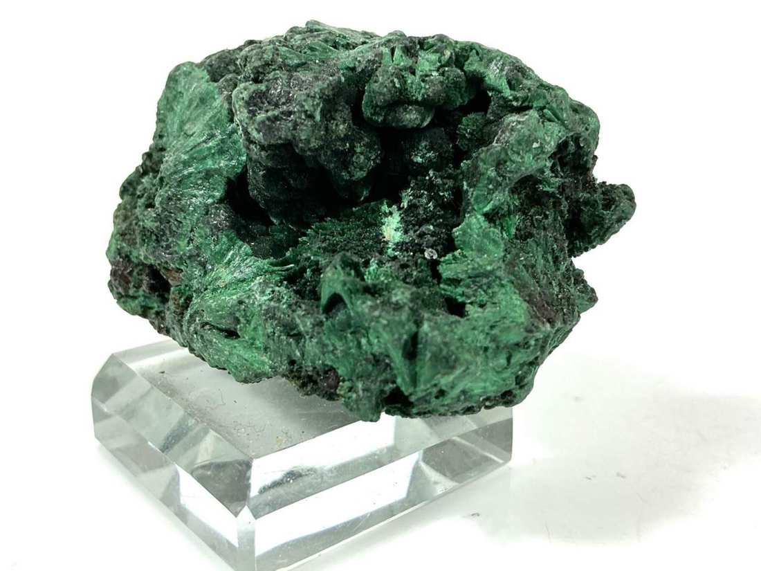 5 of 5: alternate view of the 47 g botryoidal Malachite specimen