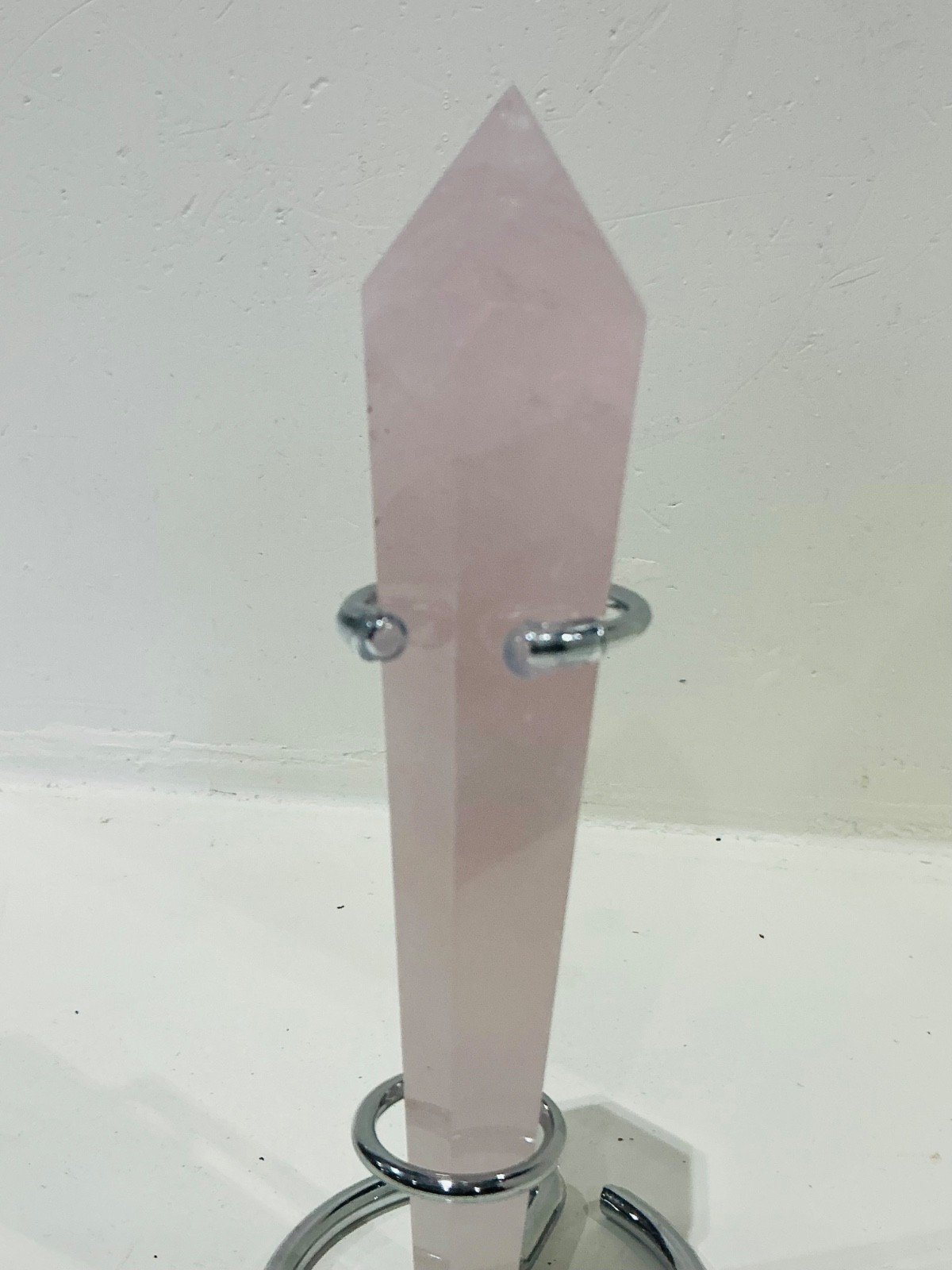 Rose Quartz Sceptre Tower with Stand — 14 cm — 138 g — view 2