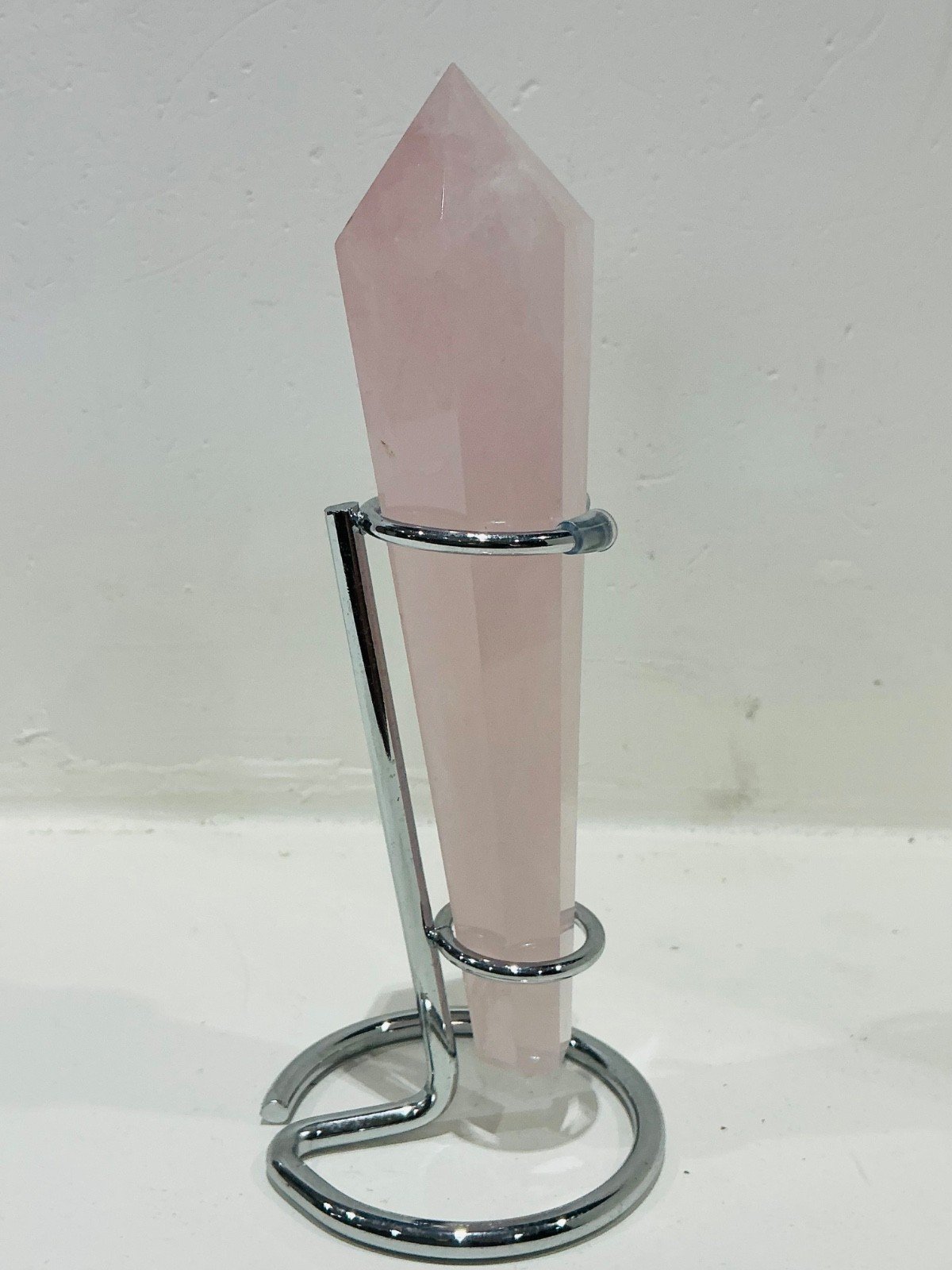 Rose Quartz Sceptre Tower with Stand — 14 cm — 140 g — view 3