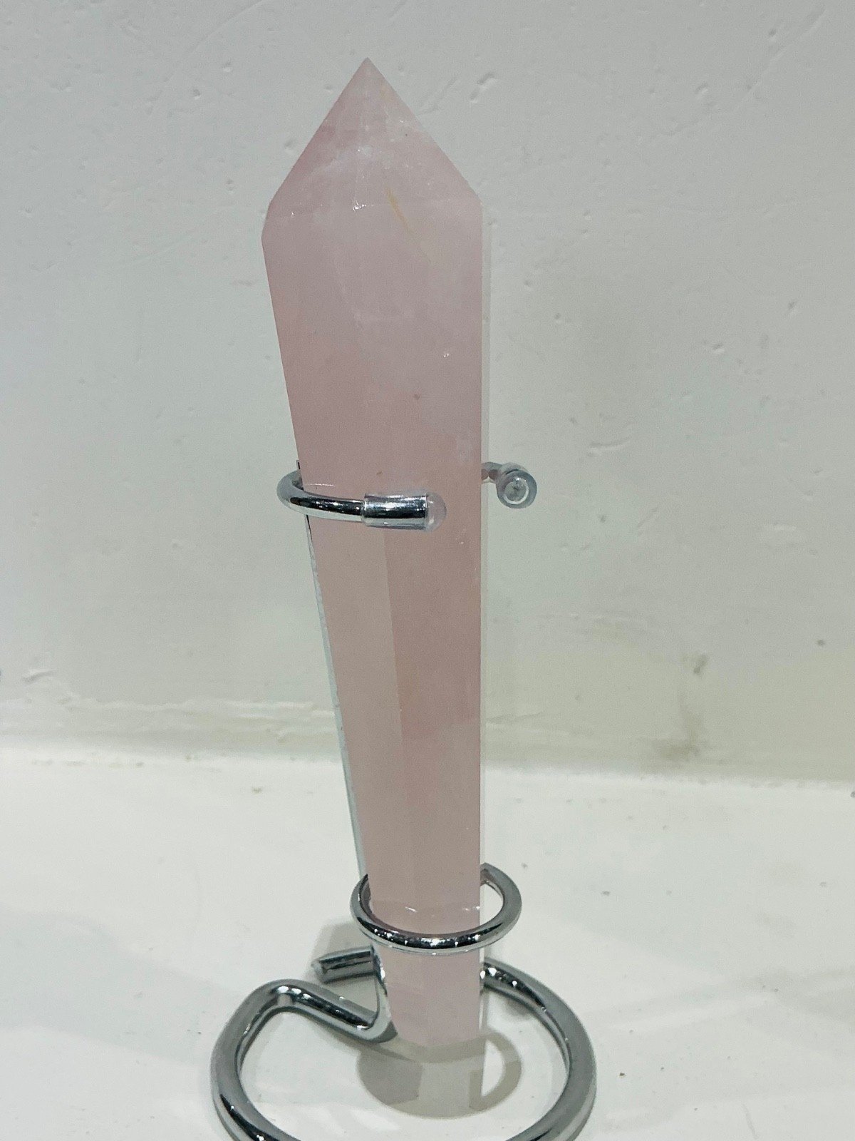 Rose Quartz Sceptre Tower with Stand — 14 cm — 140 g — view 4