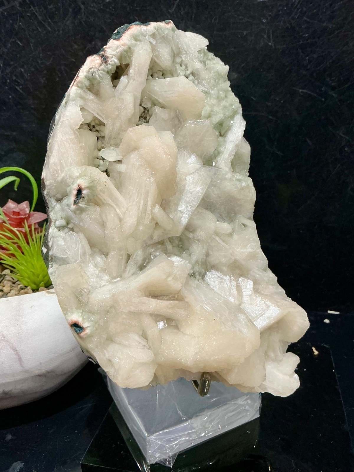 Stilbite and Associated Zeolites — India Attribution — 1.015 kg — view 4
