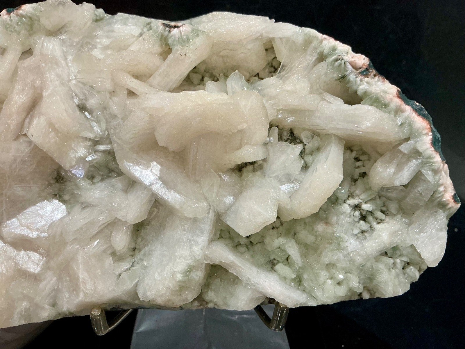 Stilbite and Associated Zeolites — India Attribution — 1.015 kg — view 6