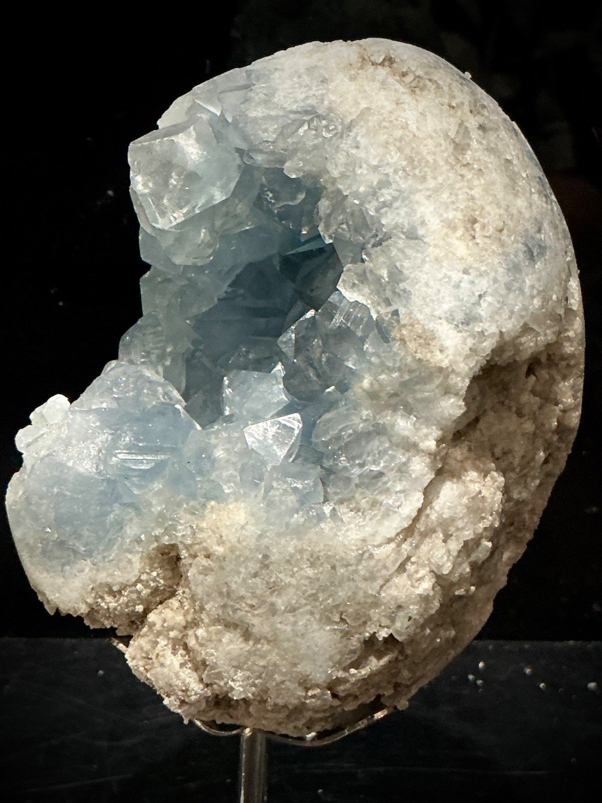 Celestite Geode with Display Stand — Madagascar — 1.460 kg — view 4
