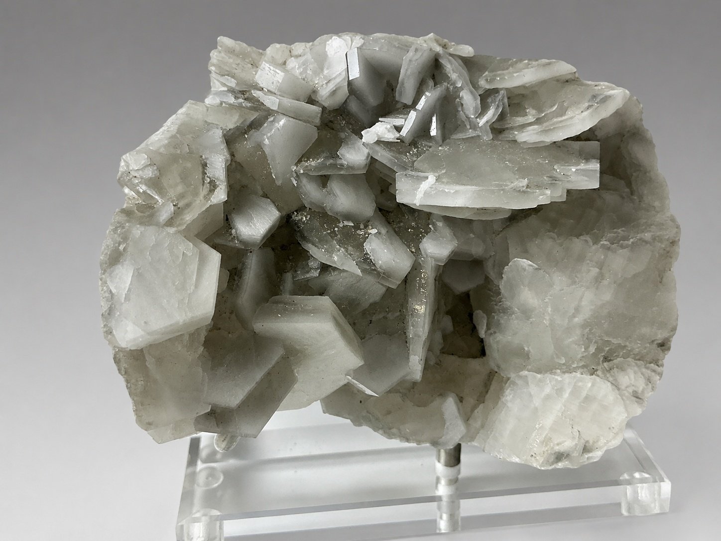 Fluorescent Poker Chip Calcite — Fujian — 536 g — view 4