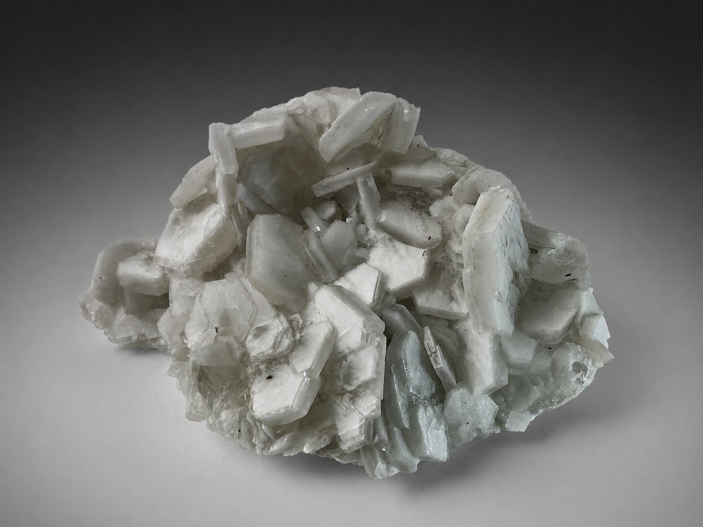 Fluorescent Poker Chip Calcite — Fujian — 811 g — view 2