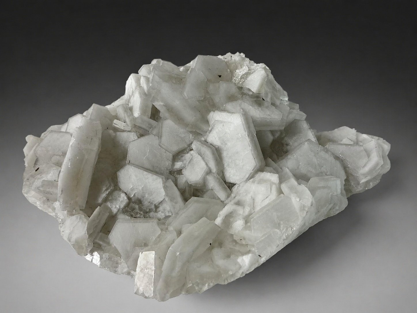 Fluorescent Poker Chip Calcite — Fujian — 811 g — view 3
