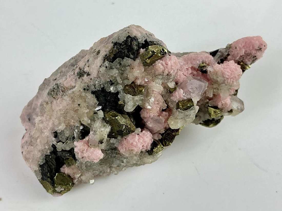 Rhodochrosite association from Starnitsa, view 2 of 3