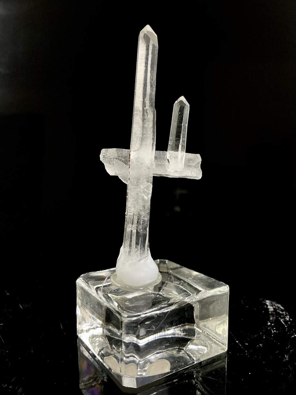 Tall Clear Quartz with Crossing Crystals — Jinkouhe, Sichuan, additional view 2