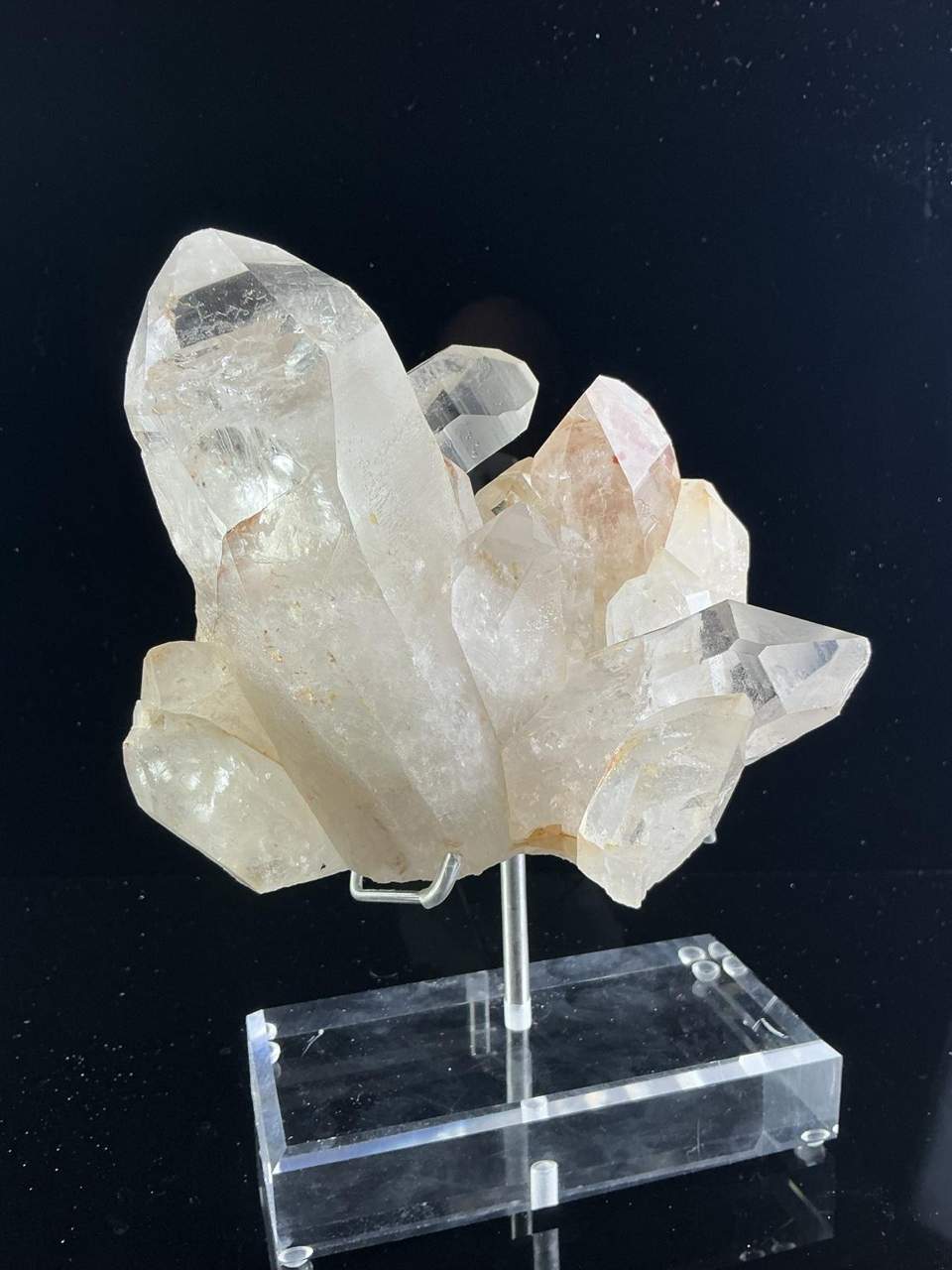 Quartz crystal cluster from Tongbei in Fujian, China