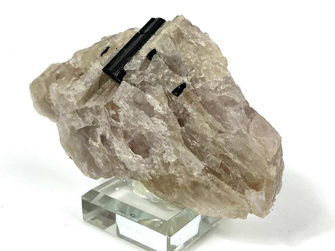 View 3: Tourmaline in Quartz · 99 g